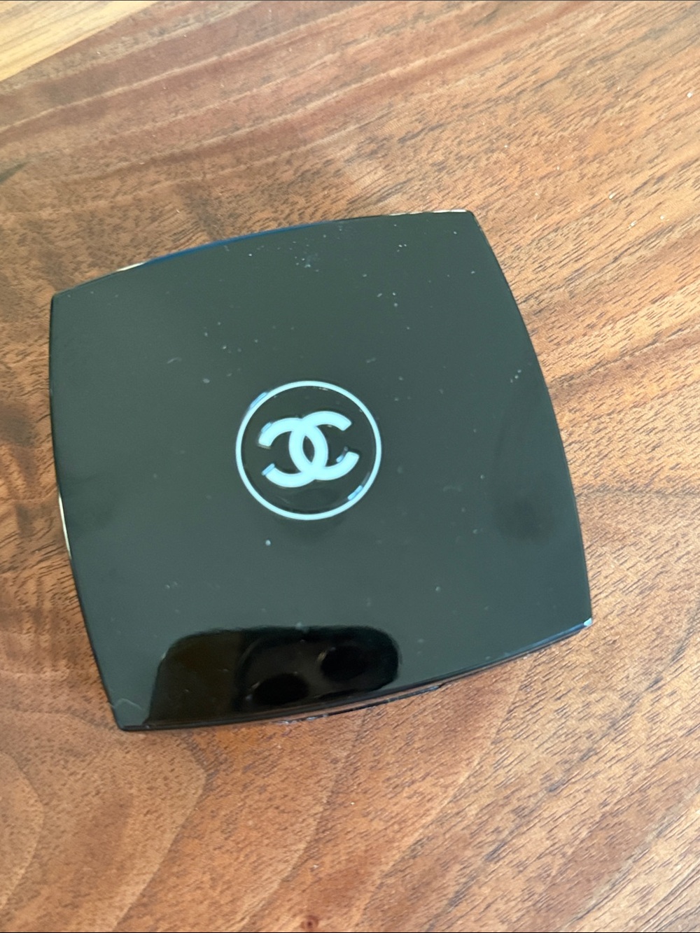 CHANEL Black Camélia de Plumes Highlighting Powder Compact